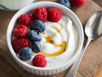 Wie lässt sich ein veganes Joghurtrezept mit 3 weniger Fett und gleicher Cremigkeit entwickeln